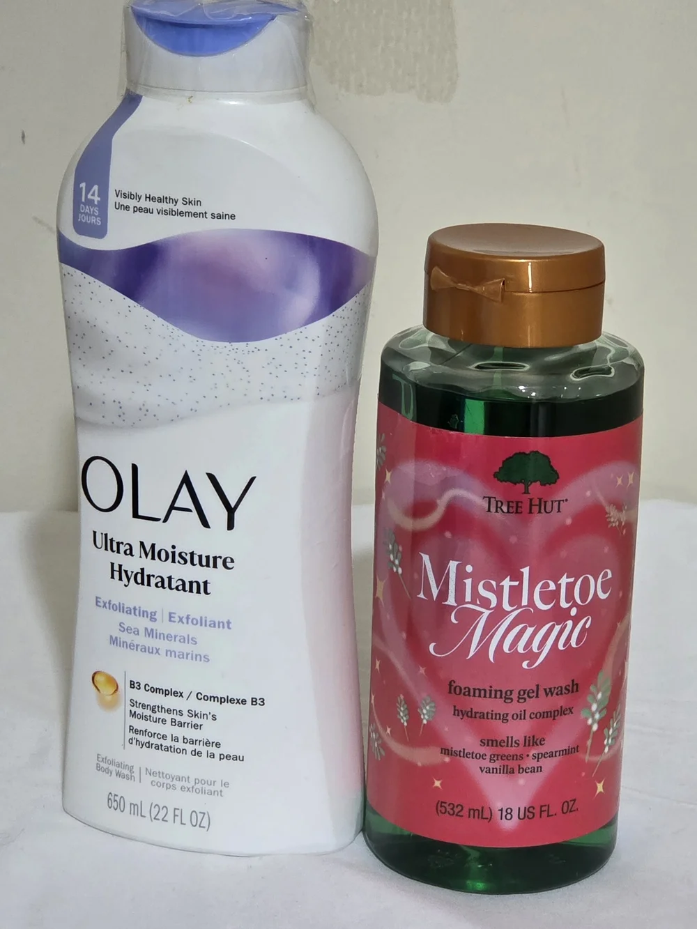 OLAY Ultra Moisture Exfoliating Body Wash And Tree Hut Mistletoe Magic Body Wash